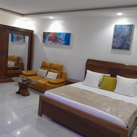 Residence Faby 1 Dakar Buitenkant foto